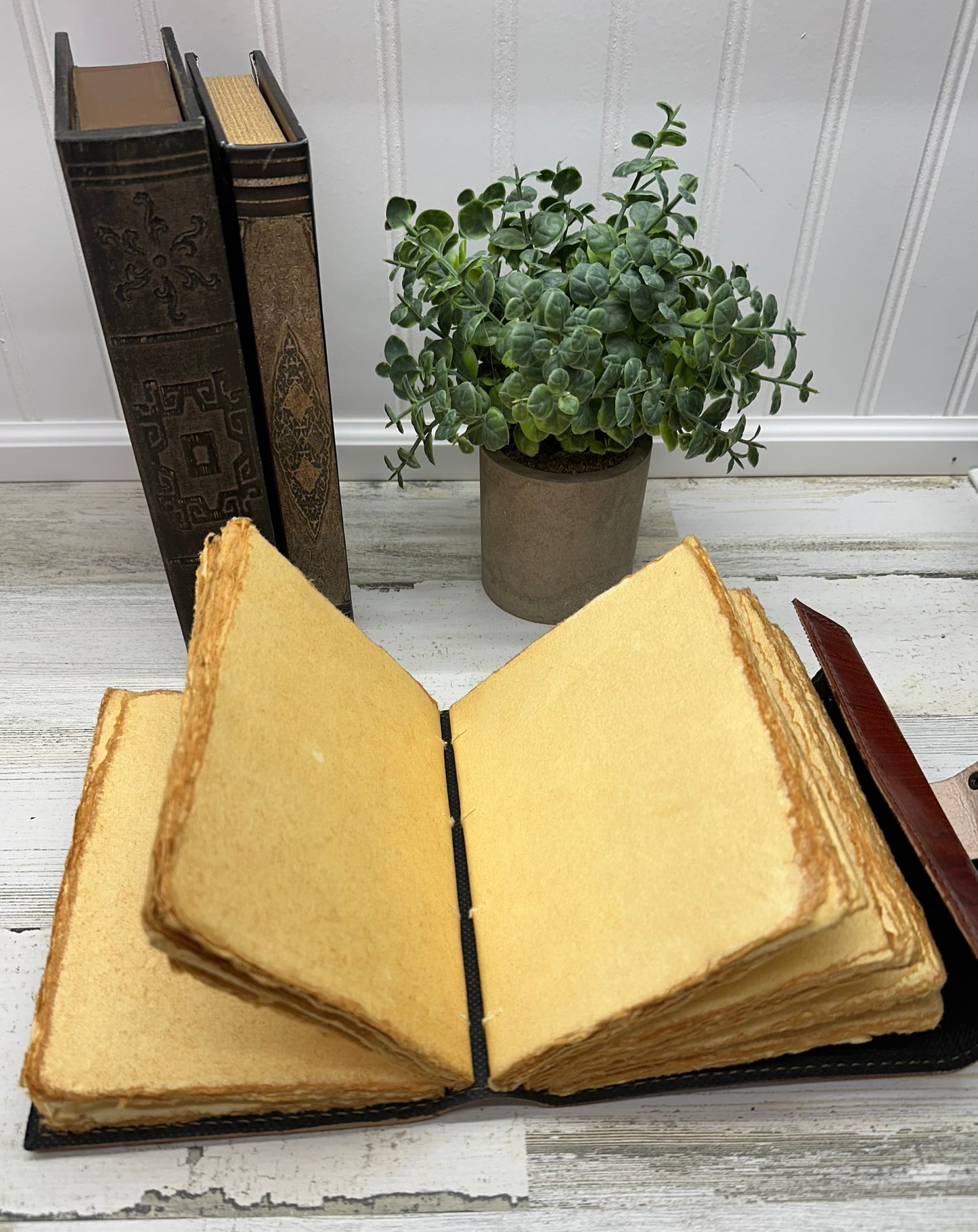 Vintage Leather Journal with Clasp – Timeless Elegance for Your Thoughts