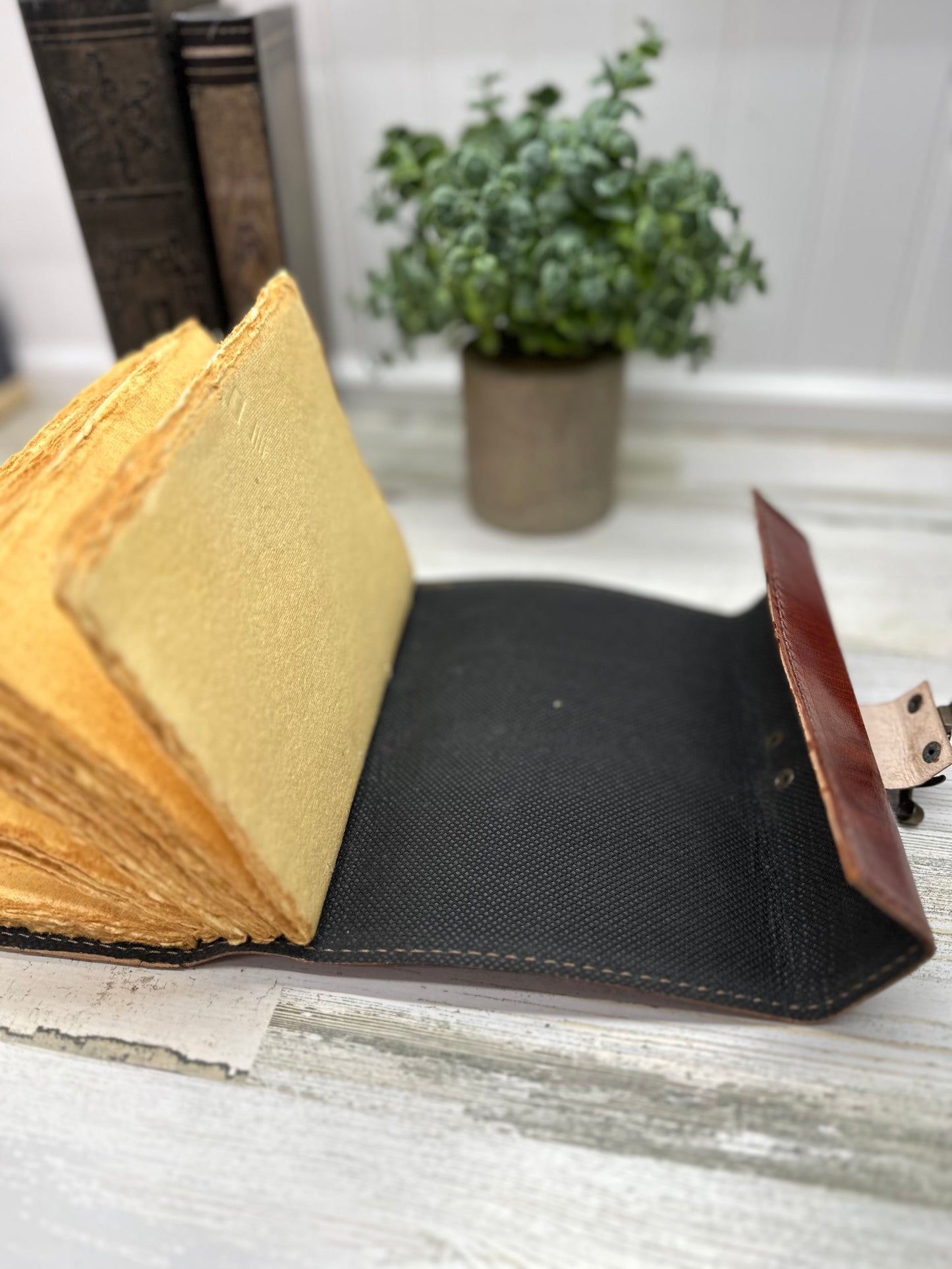 Vintage Leather Journal with Clasp – Timeless Elegance for Your Thoughts