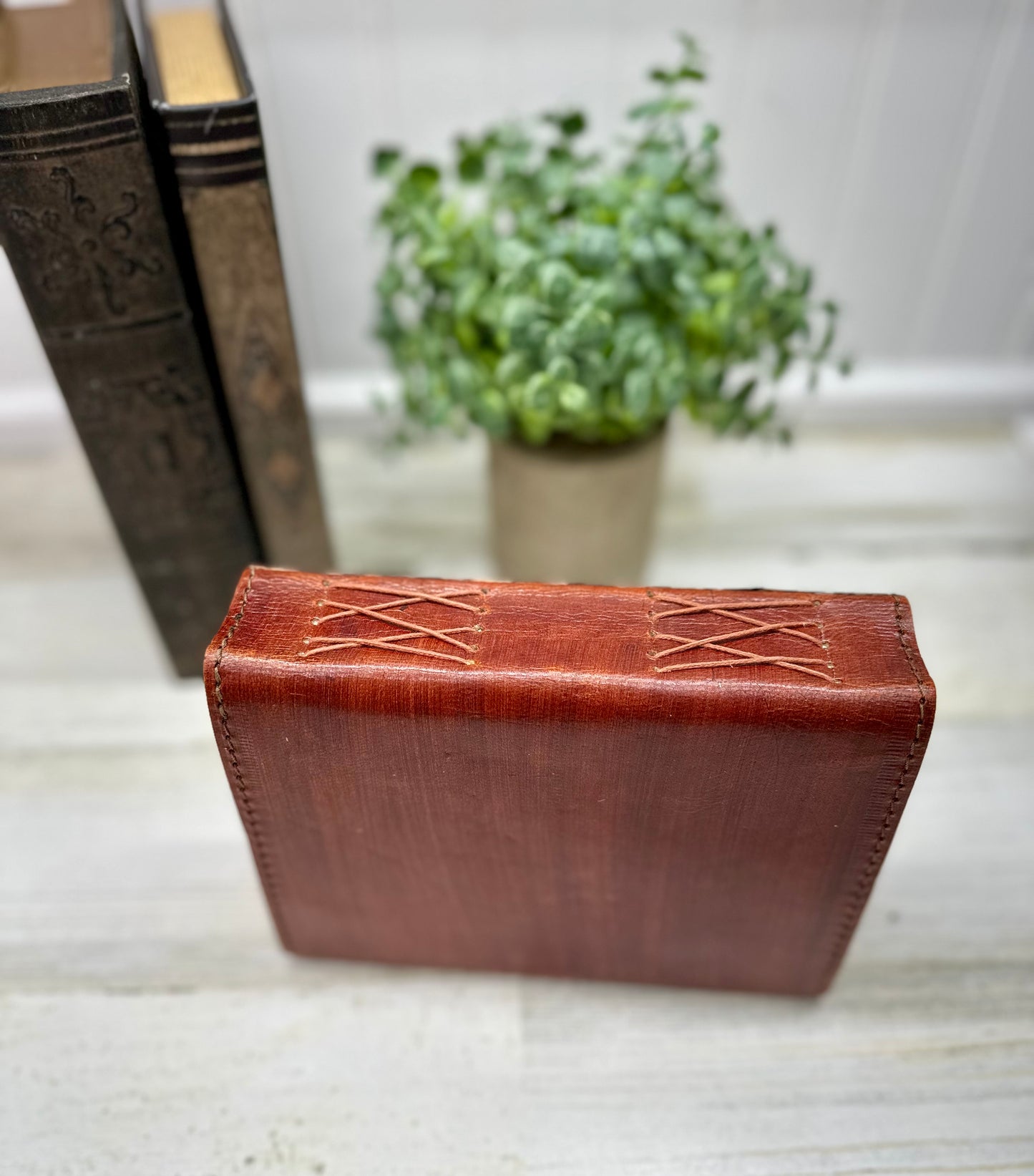 Vintage Leather Journal with Clasp – Timeless Elegance for Your Thoughts