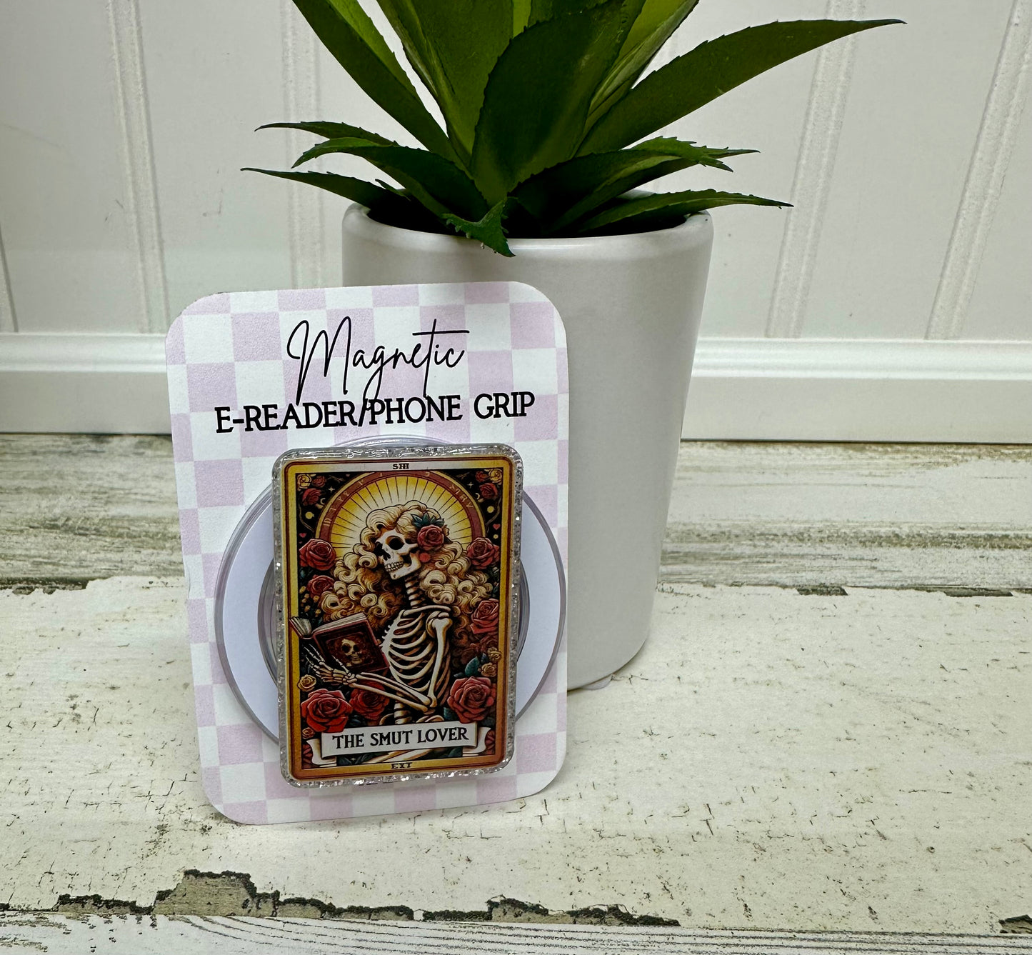 Magnetic Kindle Grip | E-Reader Pop Socket for Book Lovers